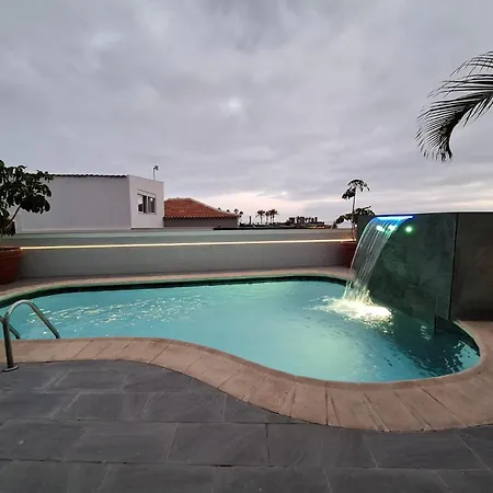 Adeje Deluxe Santa Monica מלון