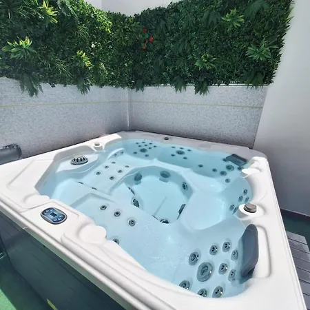 Adeje Deluxe Santa Monica מלון *