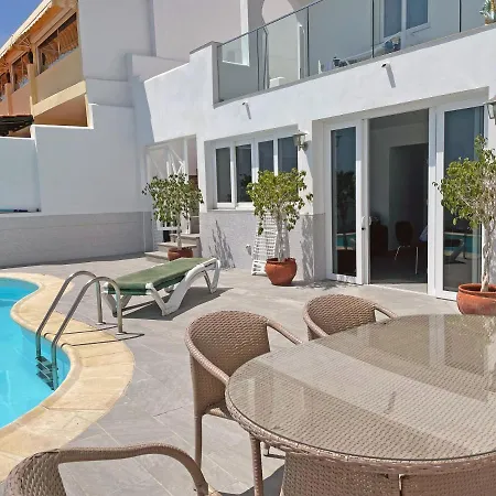 Отель Adeje Deluxe Santa Monica Адехе